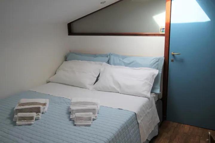 Appartement Accogliente Mansarda Nel Cuore Dell Antica Livourne Extérieur photo